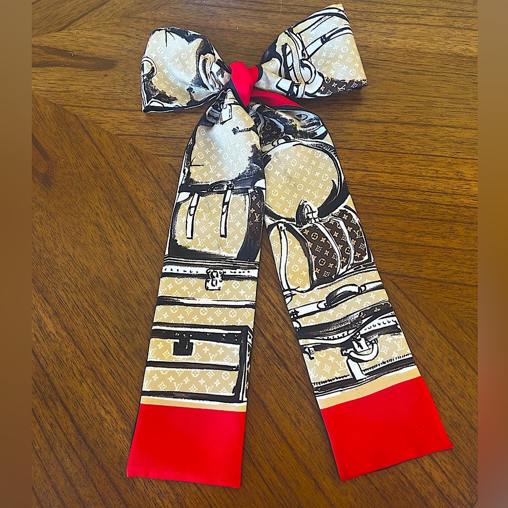 Louis Vuitton Monogram Twilly - Picture 6 of 7